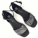 Sandałki  czarno-białe z wzorem NESSI 21065