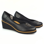 Czółenka na małej koturnie czarne Aga 1046