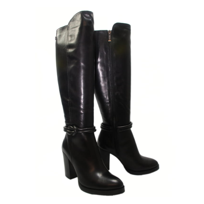 kozaki na obcasie czarne Carinii B4041 (3).png