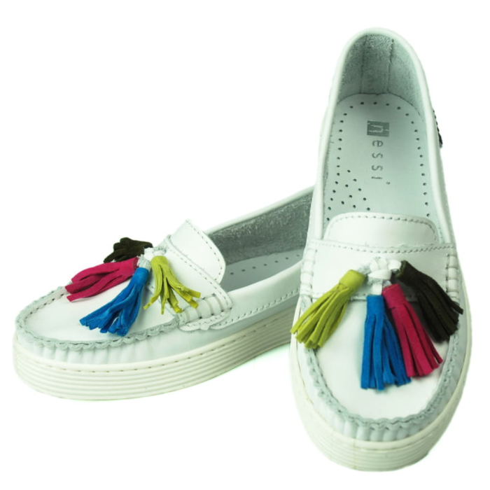 mokasyny z frędzlami białe Nessi 18309 (1).png