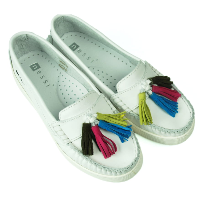 mokasyny z frędzlami białe Nessi 18309.png