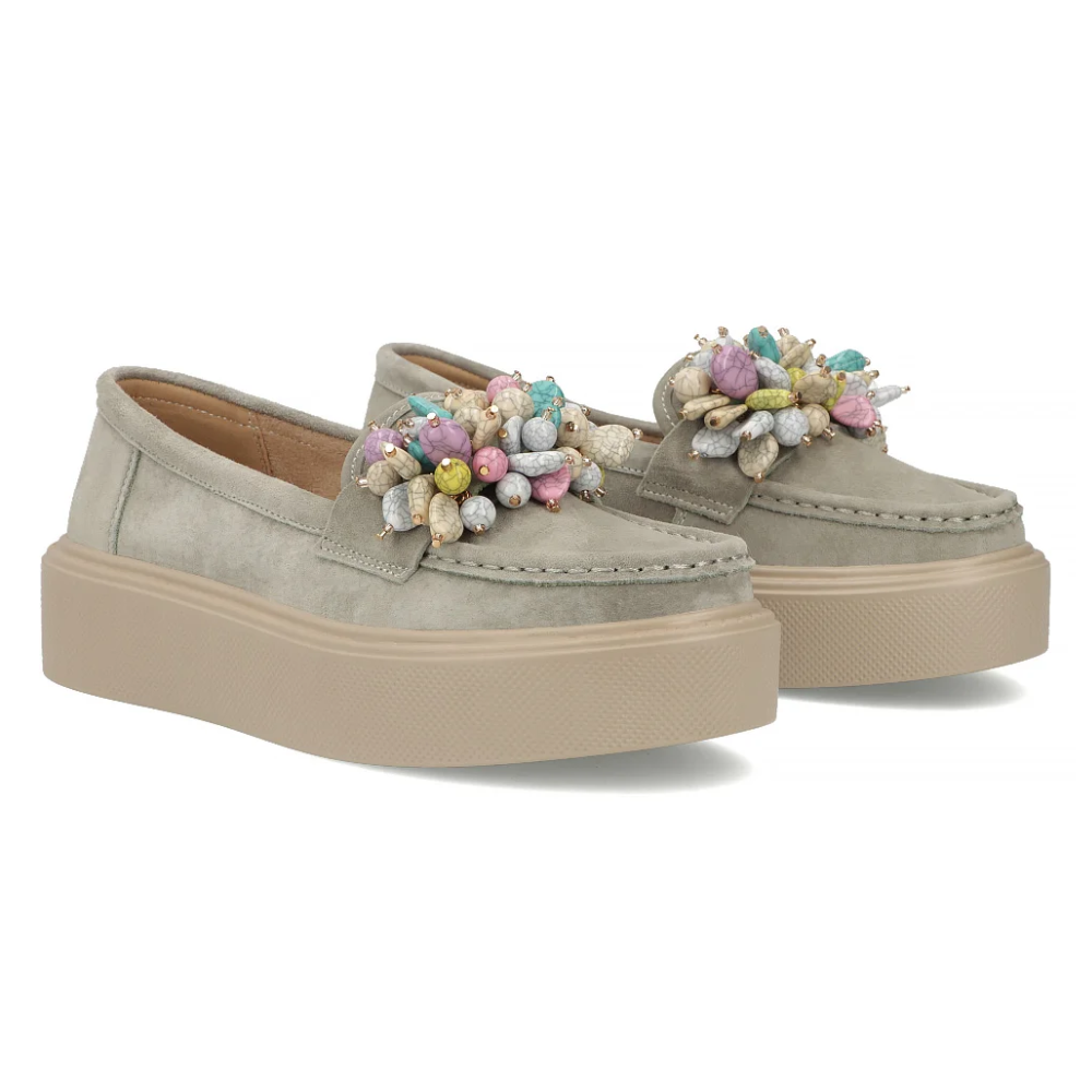 skórzane mokasyny z koralikami khaki szałwia Filippo DP6765 (1).png