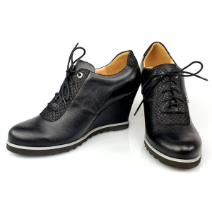 półbuty na koturnie sznurowane czarne Libero 2030 (2).png