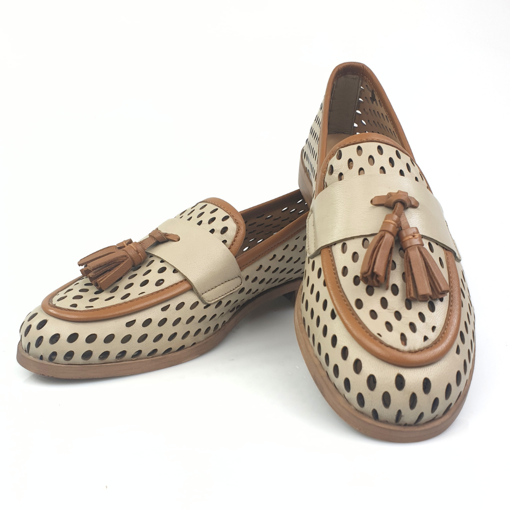 mokasyny lordsy ażurowe beżowe Maciejka HJ760 (2).png