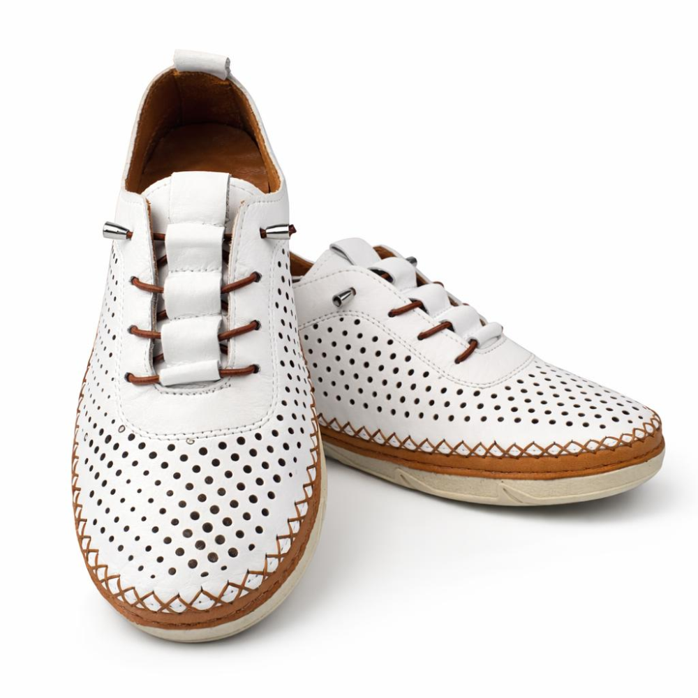 skórzane ażurowe półbuty damskie białe Vacarro 2311 (1).png