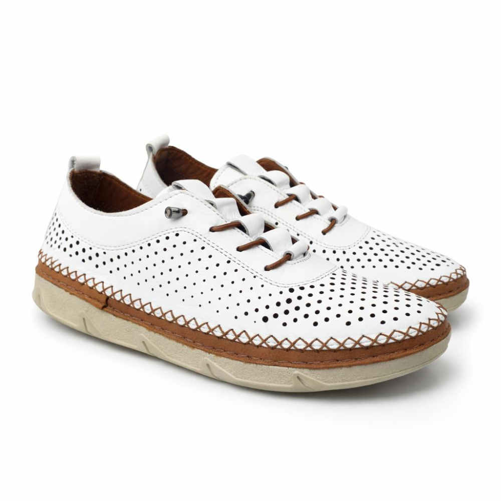 skórzane ażurowe półbuty damskie białe Vacarro 2311.png