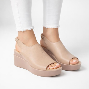 sandały na koturnie ze skóry beżowe T.Sokolski L26-407 (5).png