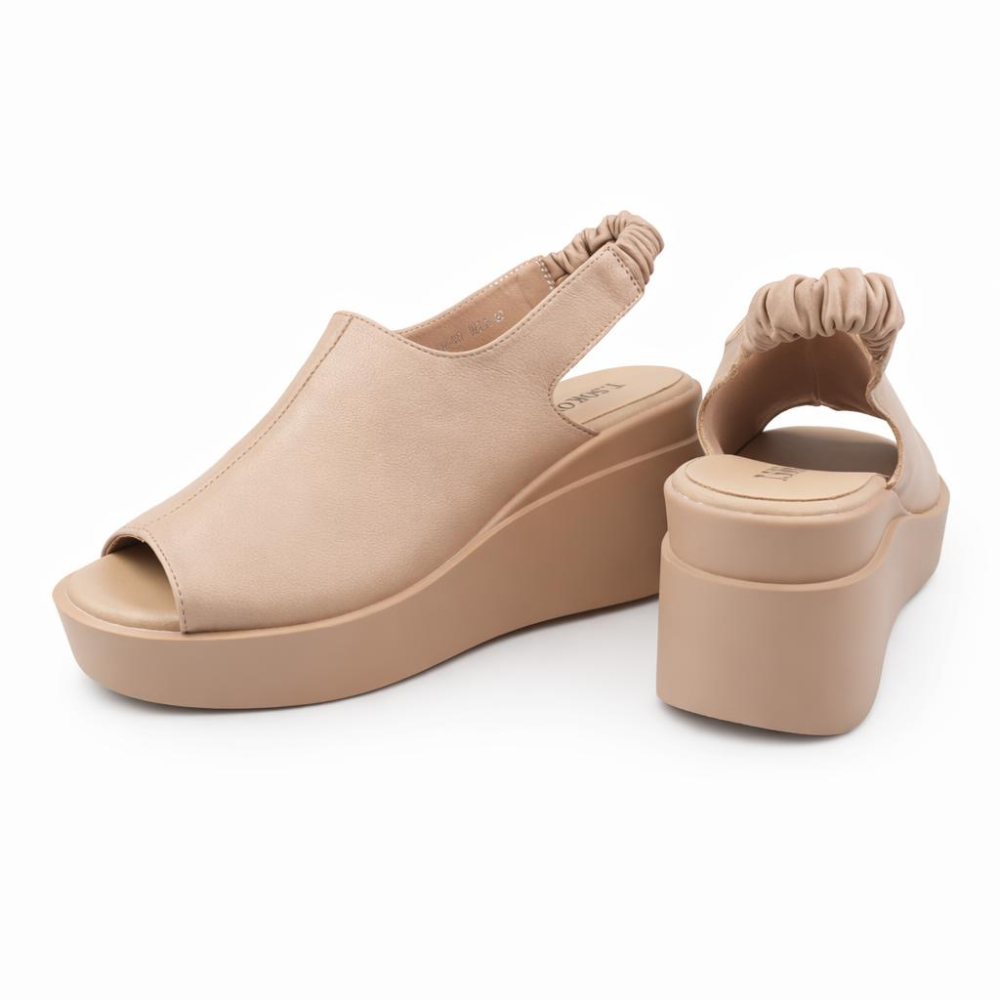 sandały na koturnie ze skóry beżowe T.Sokolski L26-407 (2).png