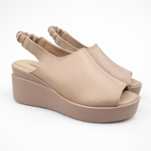 sandały na koturnie ze skóry beżowe T.Sokolski L26-407.png