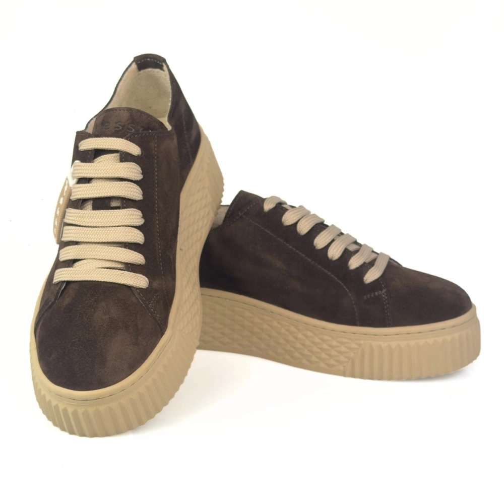 skórzane sneakersy damskie sportowe zamsz brąz Nessi 26LP038 (1).jpg