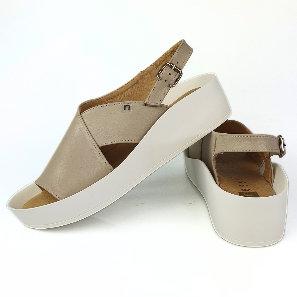 sandałki płaskie beżowe nessi