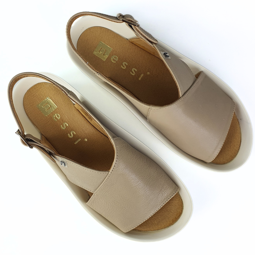 sandałki płaskie beżowe nessi