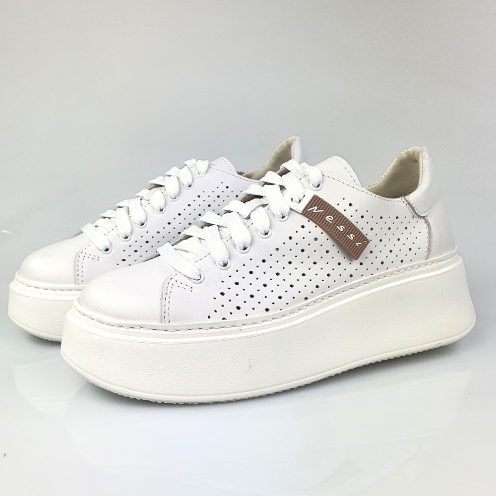 sportowe buty nessi